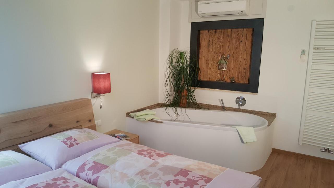 Viadolcevita - Gruene Gaestewohnung لانا المظهر الخارجي الصورة